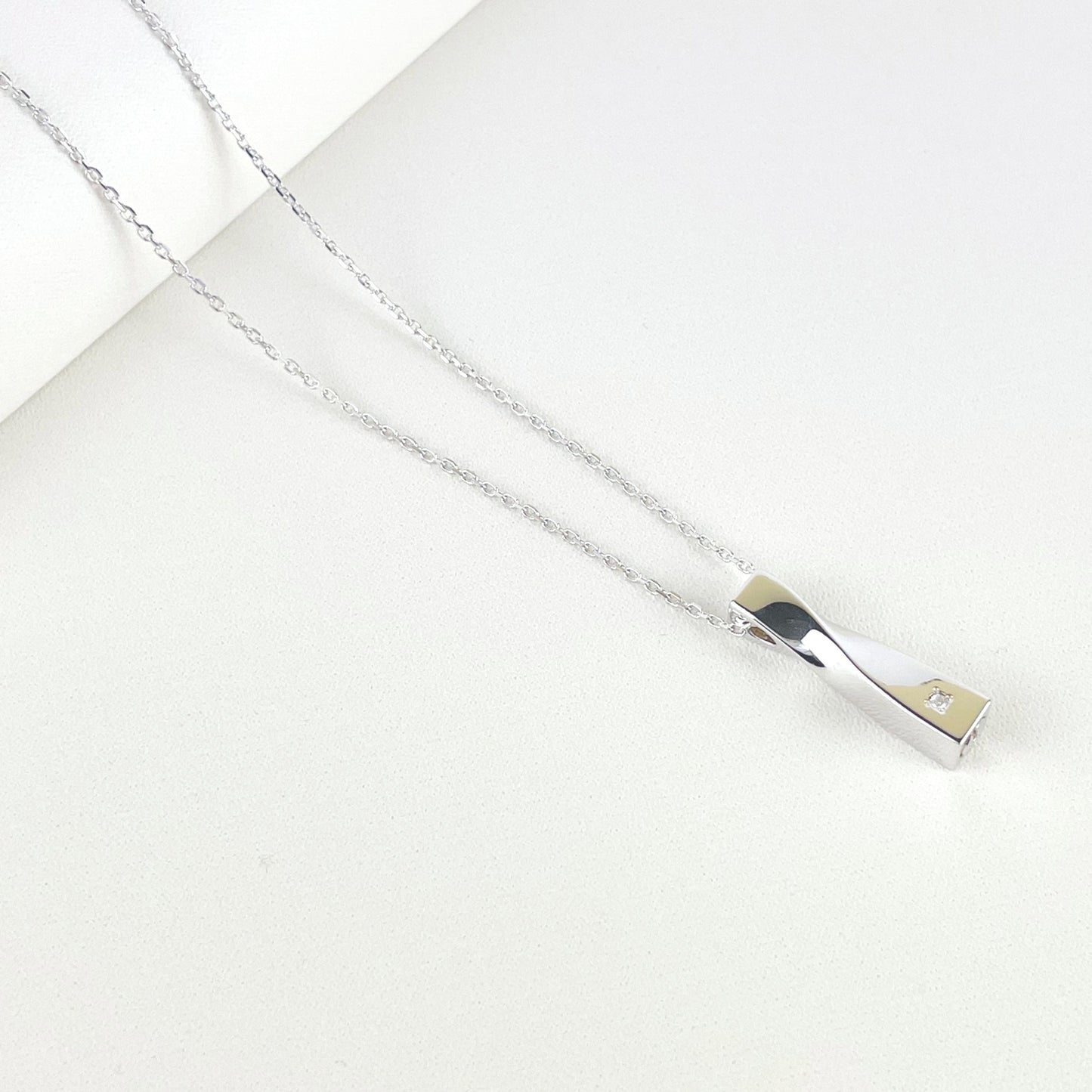Soul Jewelry - ソウルジュエリー -遺骨ペンダント ツイスト シルバー925 Dia 0.01ct