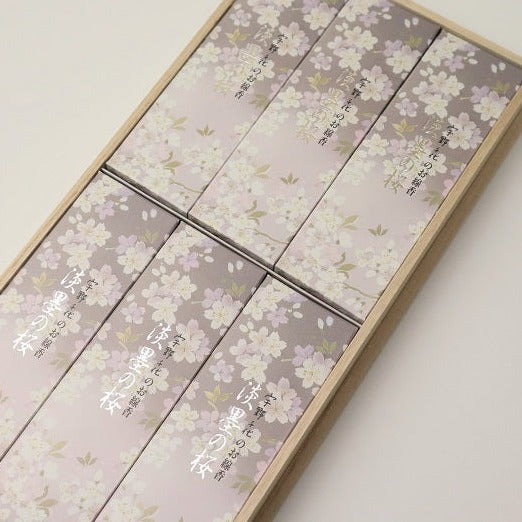 日本香堂 の煙の少ないお線香 宇野千代 漆黒の桜 6入