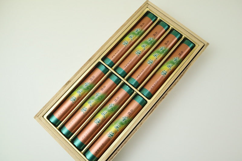 孔官堂のお線香 白檀 薫風使 8函入り